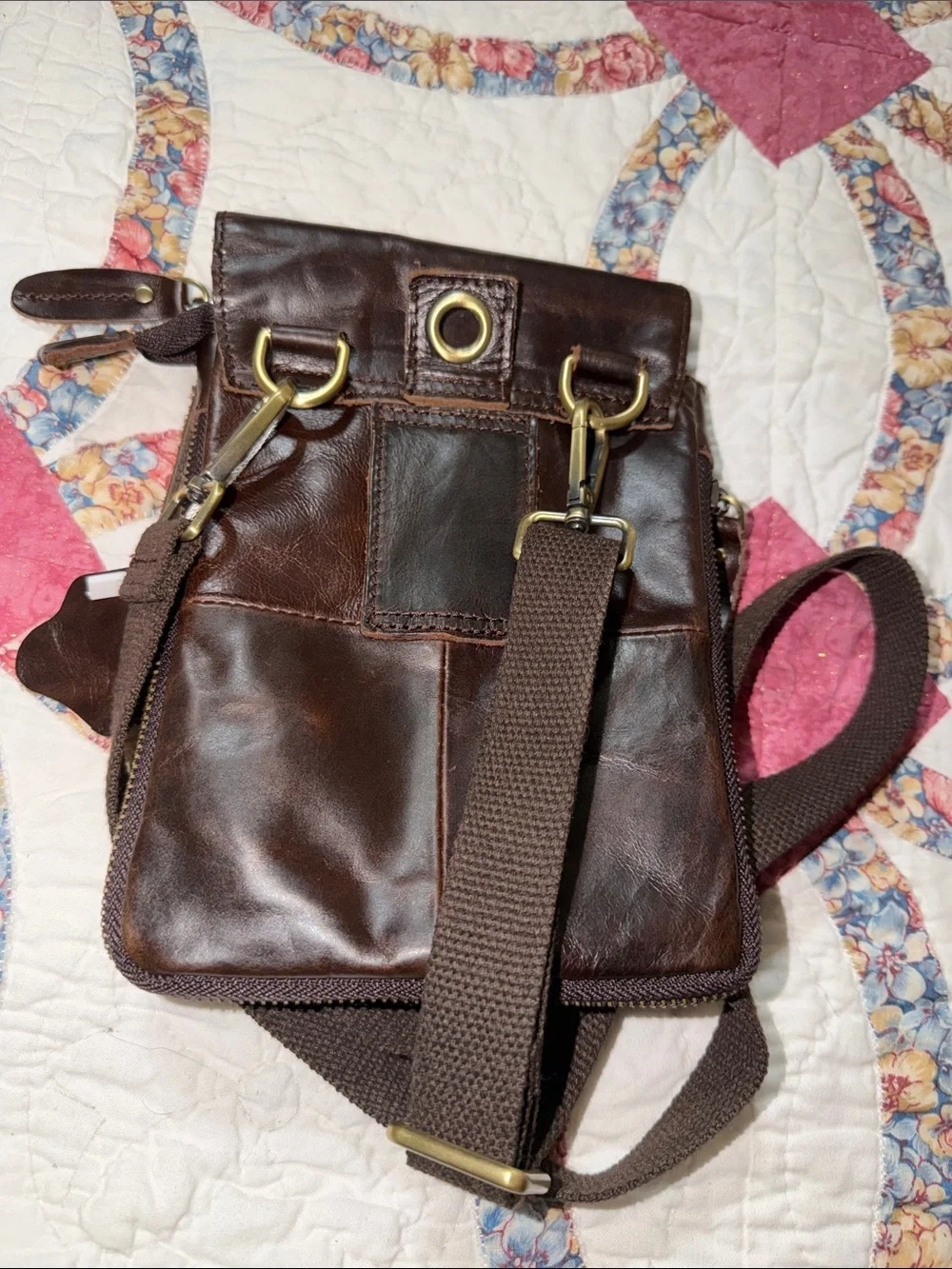 Men’s Leather Messenger Bag adjustable strap